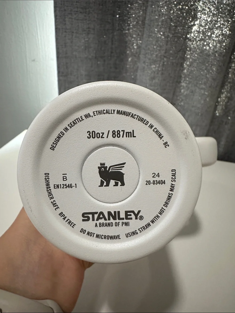 Stanley White Travel Mug with Handle and Straw Lid. 30oz. NWT.